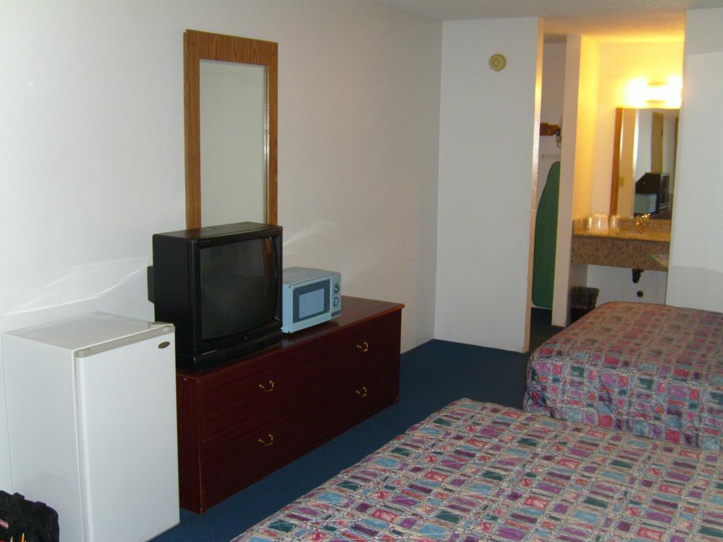 Stagecoach Inn Motel Molalla Phòng bức ảnh