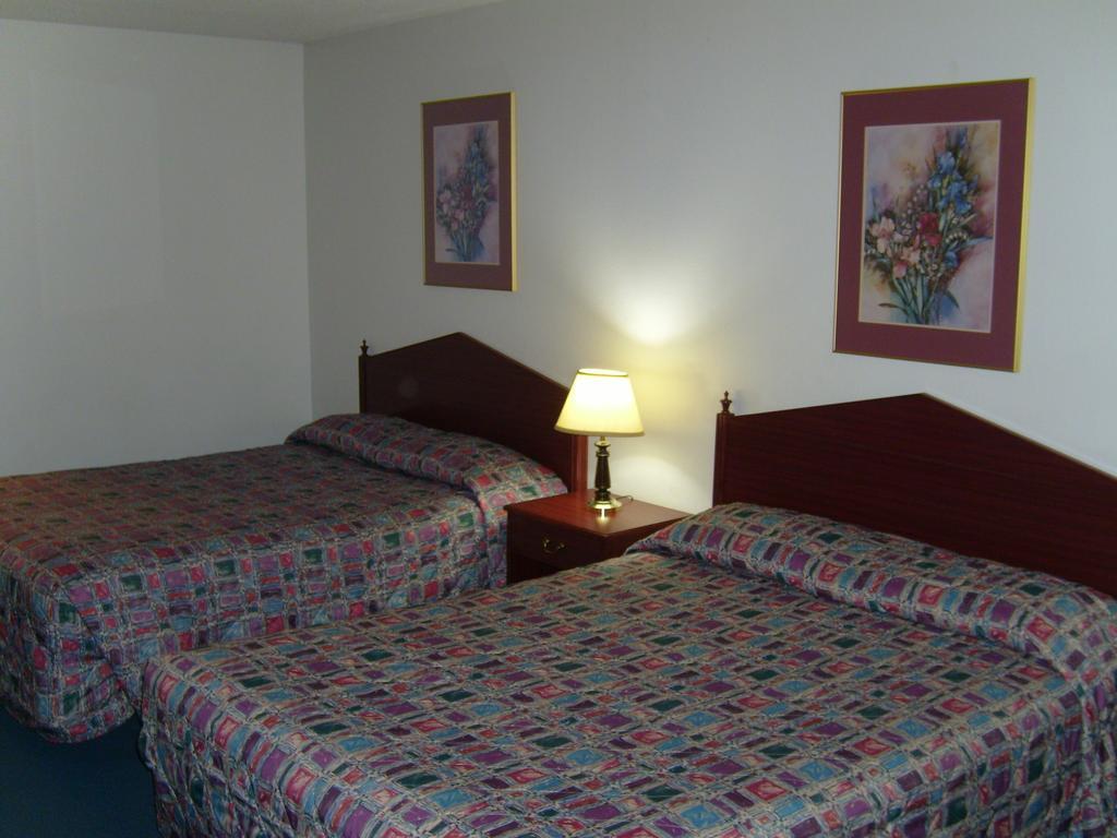 Stagecoach Inn Motel Molalla Phòng bức ảnh