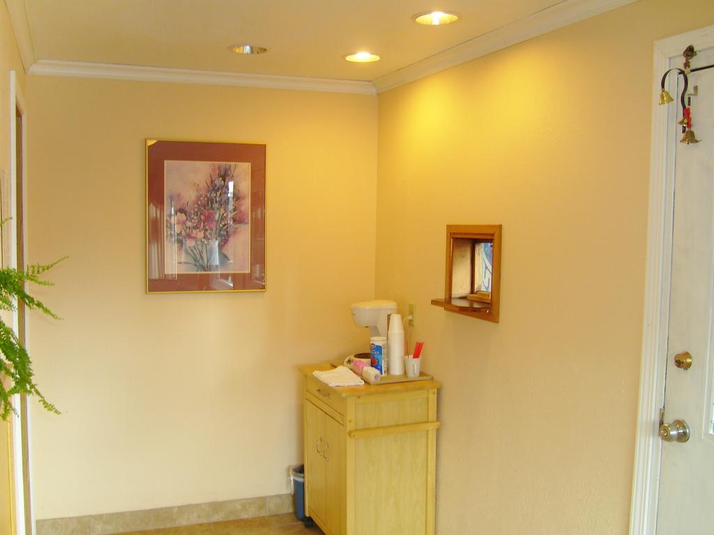 Stagecoach Inn Motel Molalla Ngoại thất bức ảnh